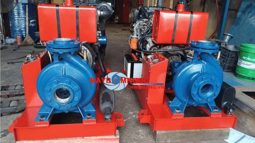 Tem chính hãng trên đầu bơm Pentax