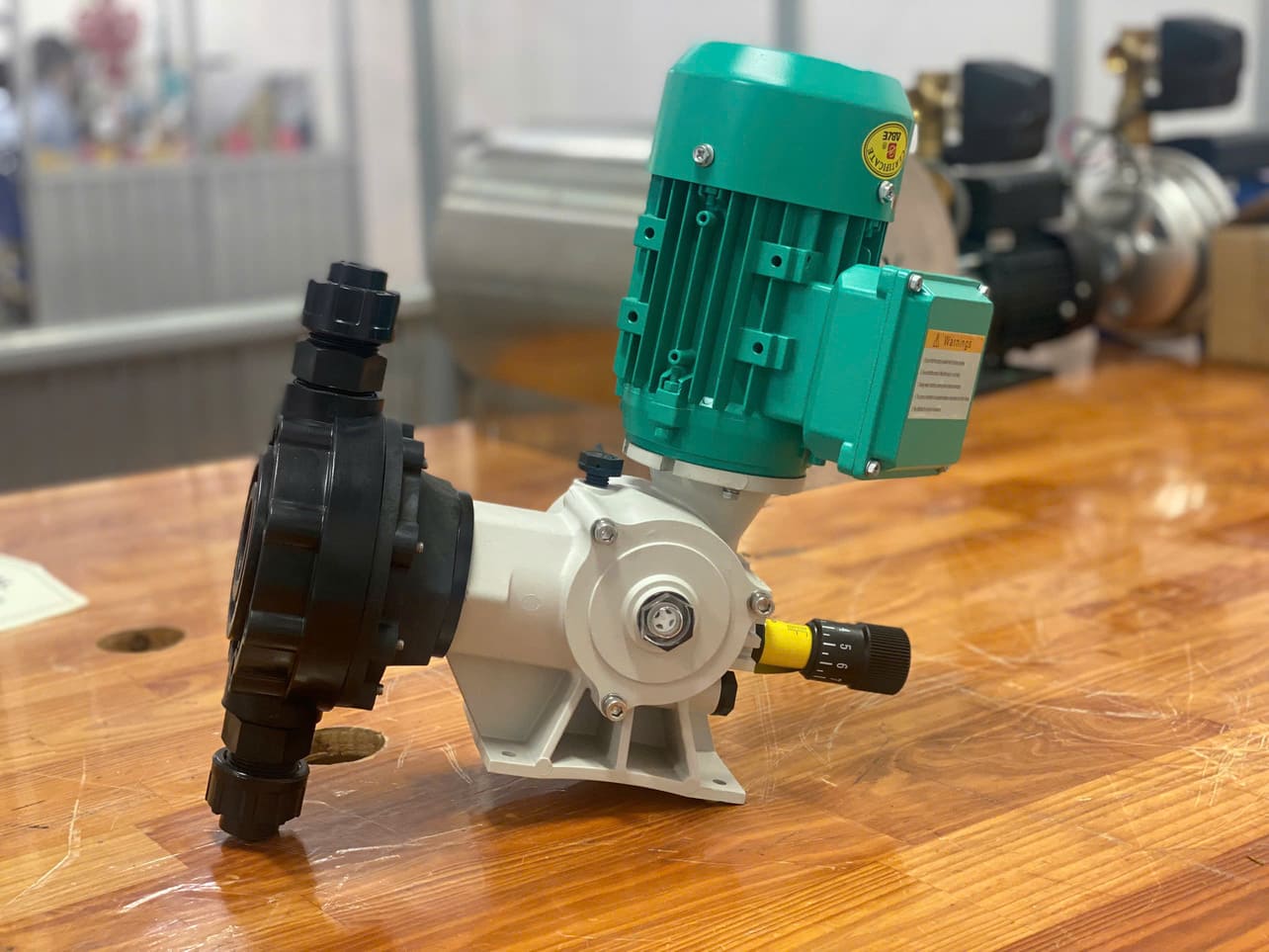 Ảnh thực tế máy bơm định lượng màng Maro Series ND 4