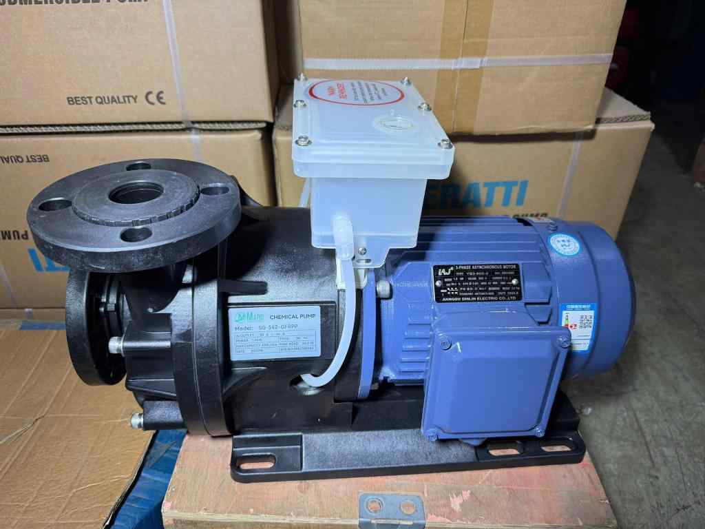 Máy bơm ly tâm hoá chất đầu nhựa Maro SG-542-GFRPP (2HP - 380 V )