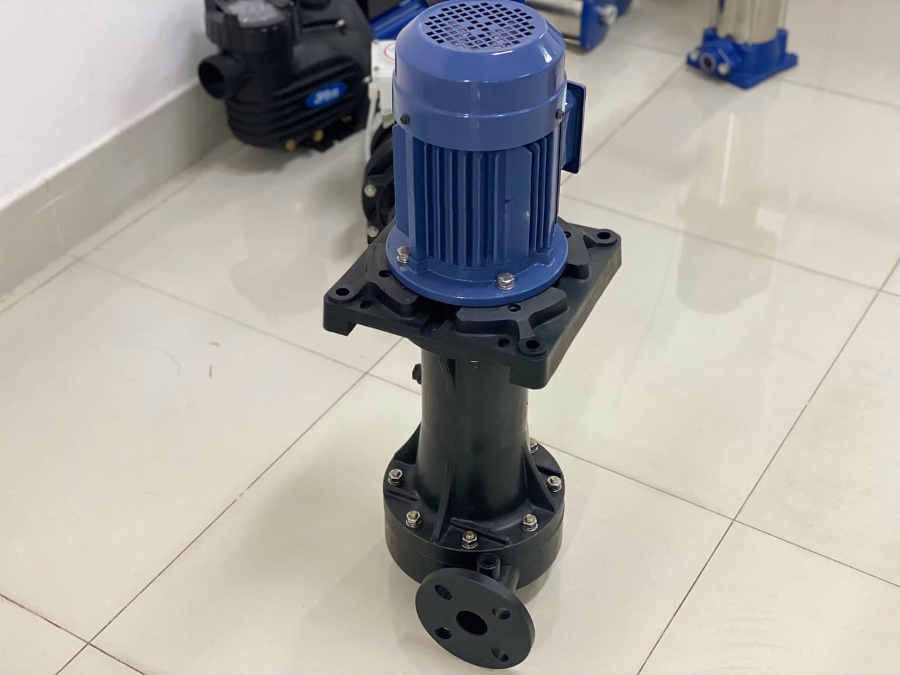 Máy Bơm Trục Đứng MARO Đặt Ngoài Bồn BT-40SK-1-GFRPP 1HP