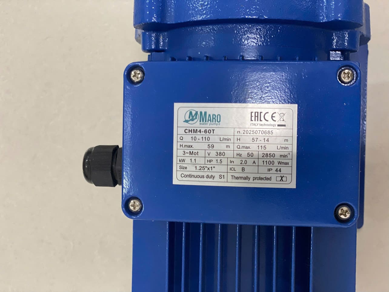 Ảnh thực tế máy bơm đa tầng cánh inox Maro CHM 5
