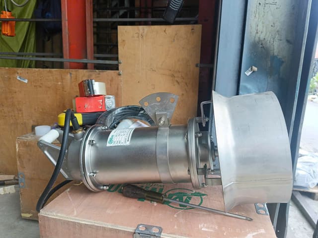 Ảnh thực tế máy khuấy chìm Maro MIX 6