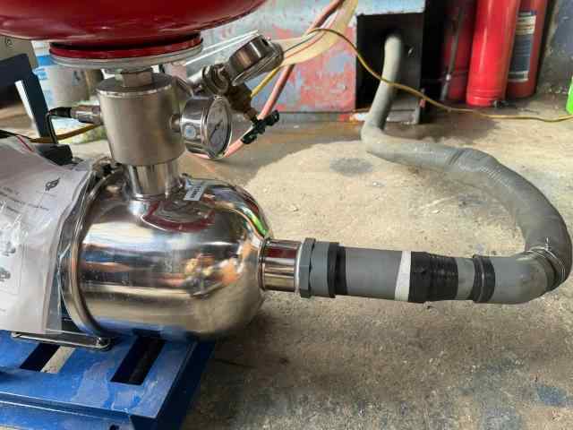 Ảnh thực tế máy bơm đa tầng cánh inox CNP CHL 2