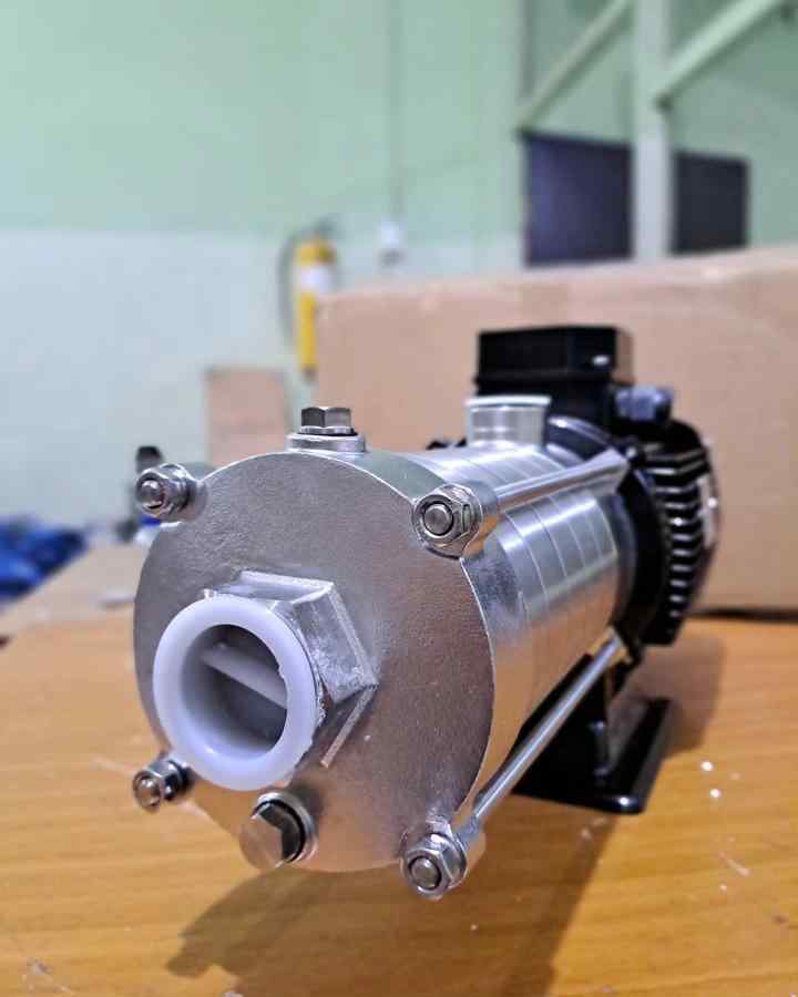 Ảnh thực tế máy bơm đa tầng cánh inox CNP CHLF 3