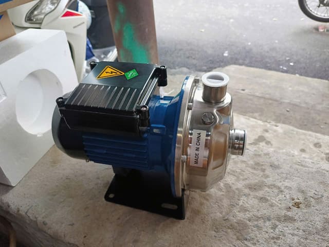 Ảnh thực tế máy bơm trục ngang đầu inox CNP MS 2