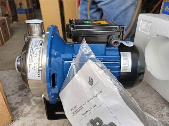 Ảnh thực tế máy bơm trục ngang đầu inox CNP MS 5