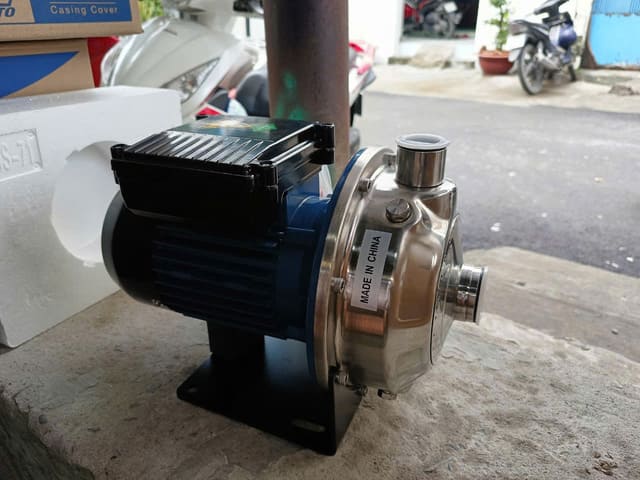 Ảnh thực tế máy bơm trục ngang đầu inox CNP MS 6