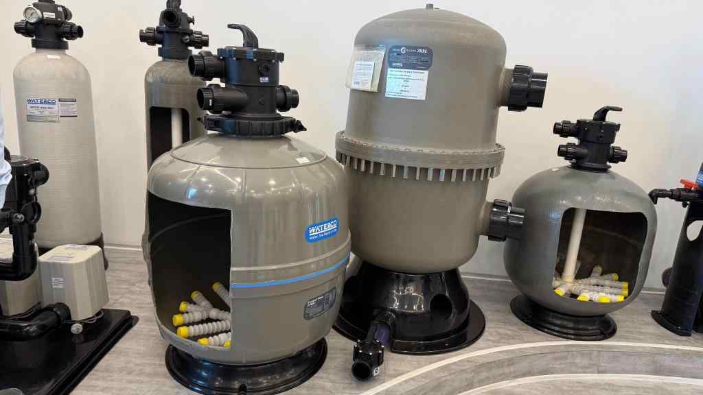 máy móc hồ bơi Waterco vận hành êm ái bền bỉ