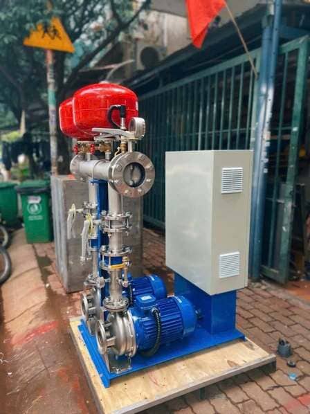 Ảnh thực tế máy bơm công nghiệp đầu inox Howaki 3M 3