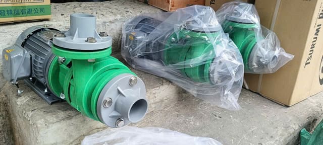 Ảnh thực tế máy bơm hóa chất đầu nhựa NTP 2