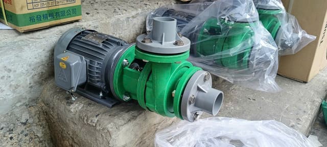 Ảnh thực tế máy bơm hóa chất đầu nhựa NTP 3